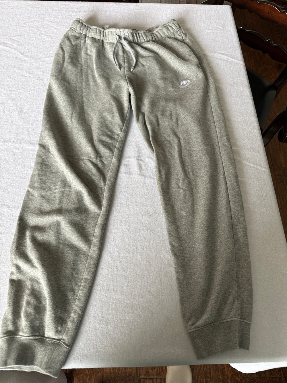 Nike Size M Light Gray Fleece Joggers with Drawstring